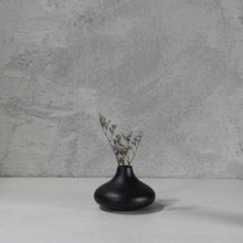 Load image into Gallery viewer, Onyx Vase