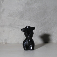 Load image into Gallery viewer, Annika Vase