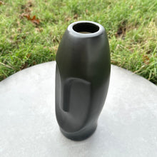Load image into Gallery viewer, Lune Vase