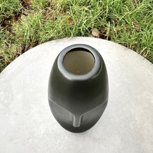 Load image into Gallery viewer, Lune Vase